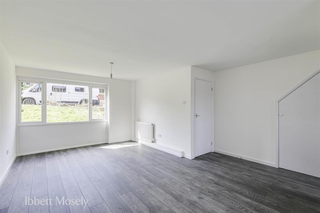 6 Reception Room.jpg