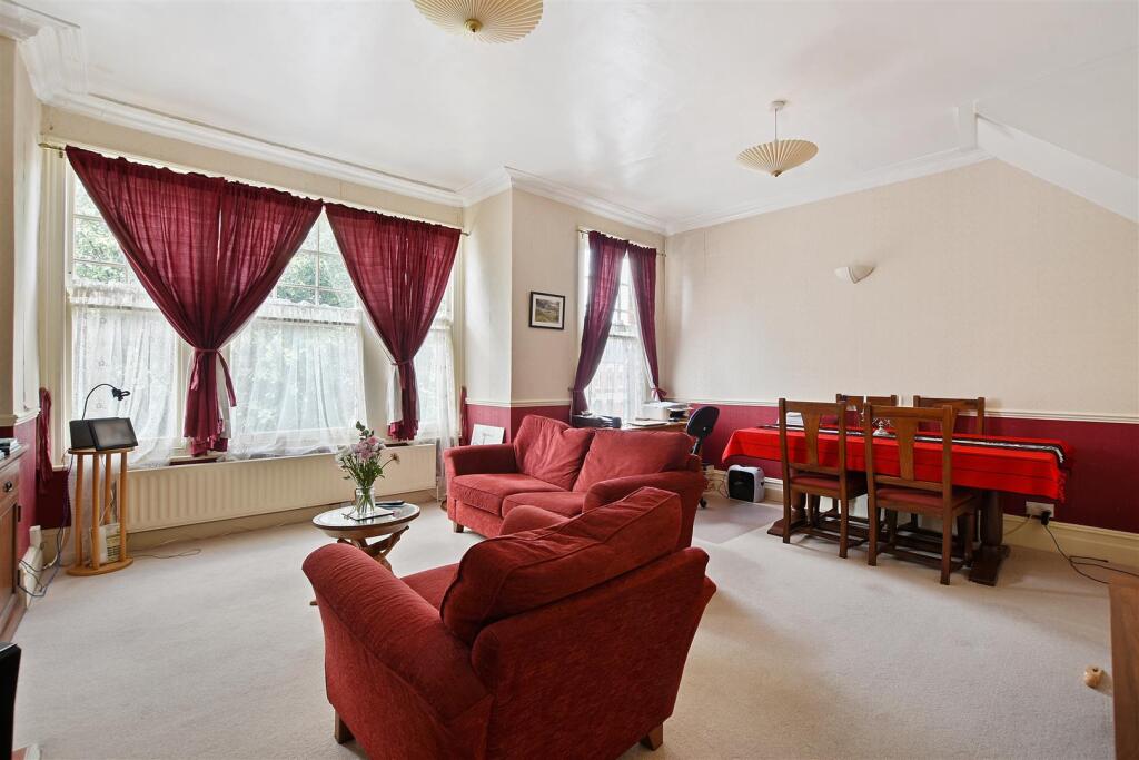 13-e511GCWT - 8C Chevening Road - Reception 2 Orig