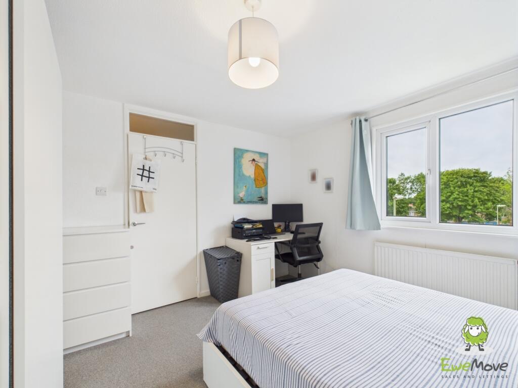Ewemove Basingstoke Gainsborough Road Bedroom One