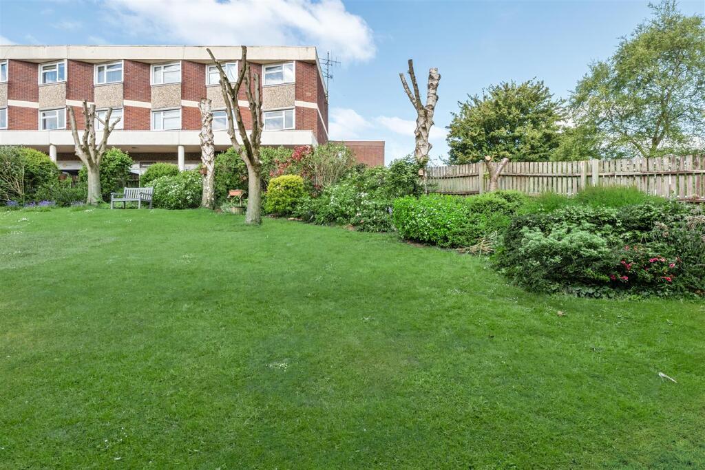 Communal Garden 2.jpg