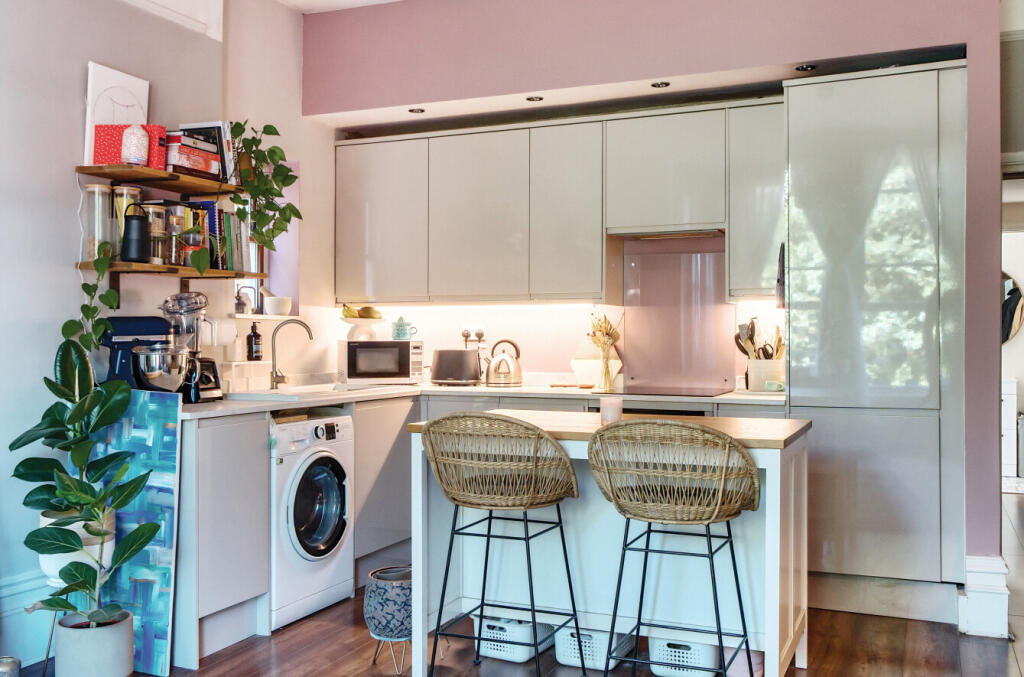 1325220-9-687120a...