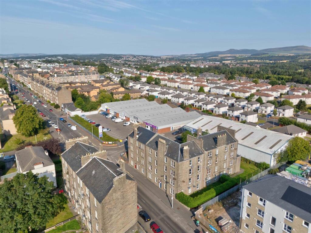 1R 107 Clepington Road Dundee-8.JPG
