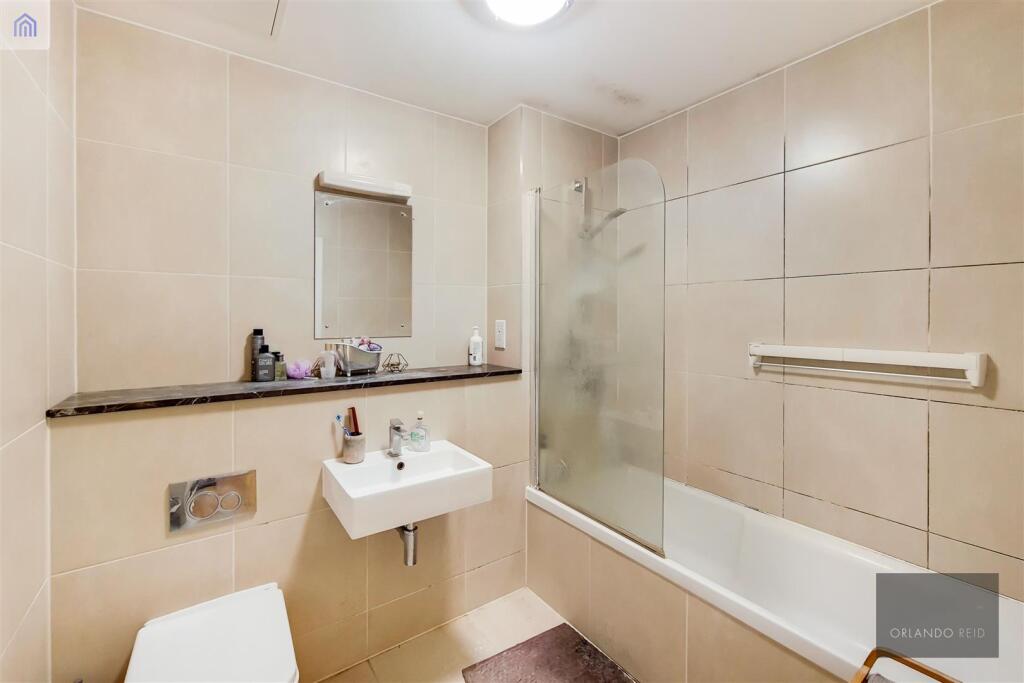 5_Bathroom-0.jpg