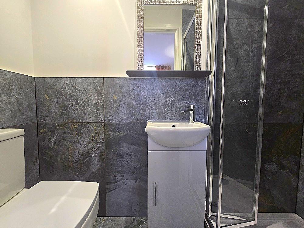 Lansdowne Street, Hillfields - En-suite