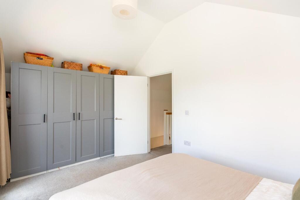 0L1WKE - Bedroom H.jpg