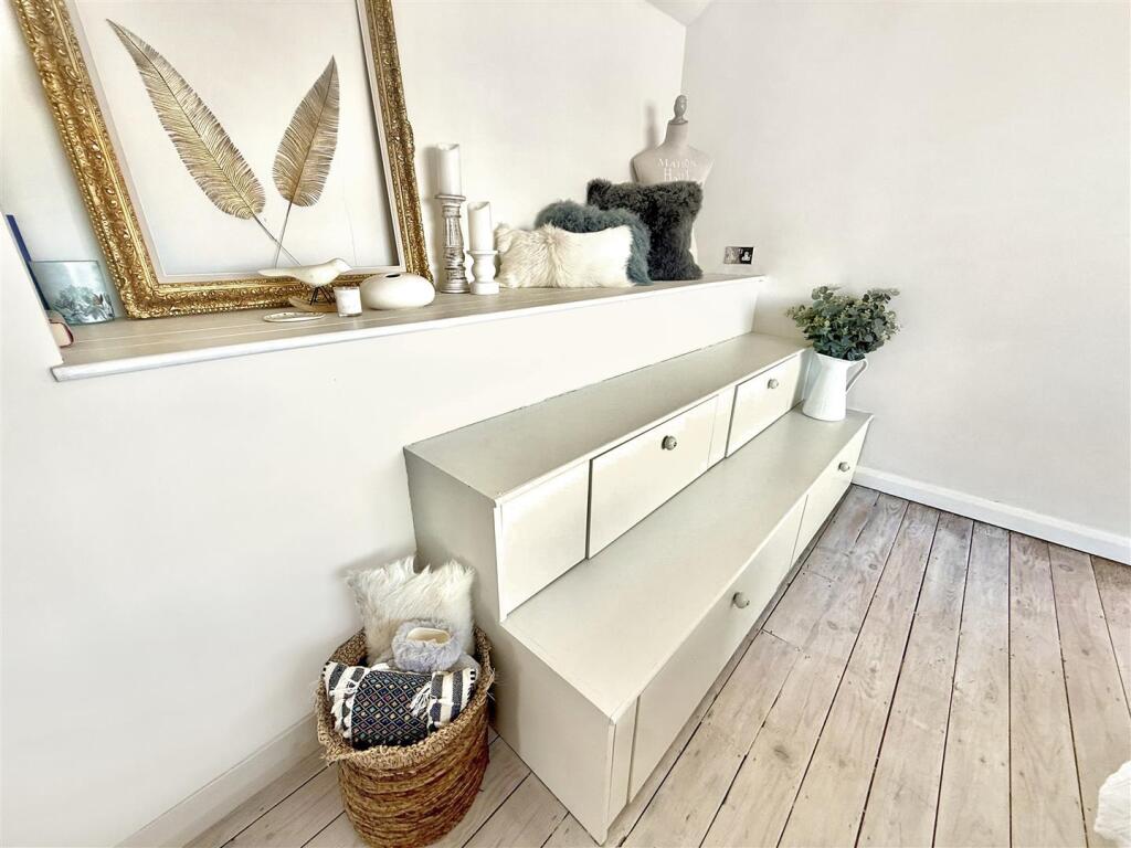 Bedroom-1-feature.jpg