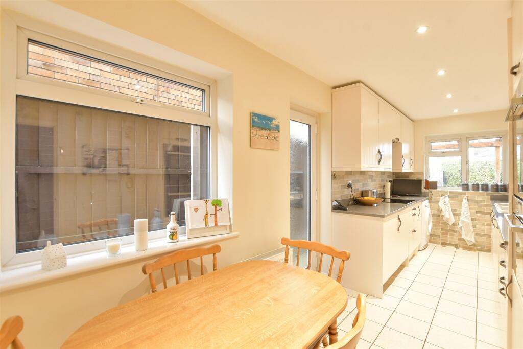 Kitchen/Breakfast Room