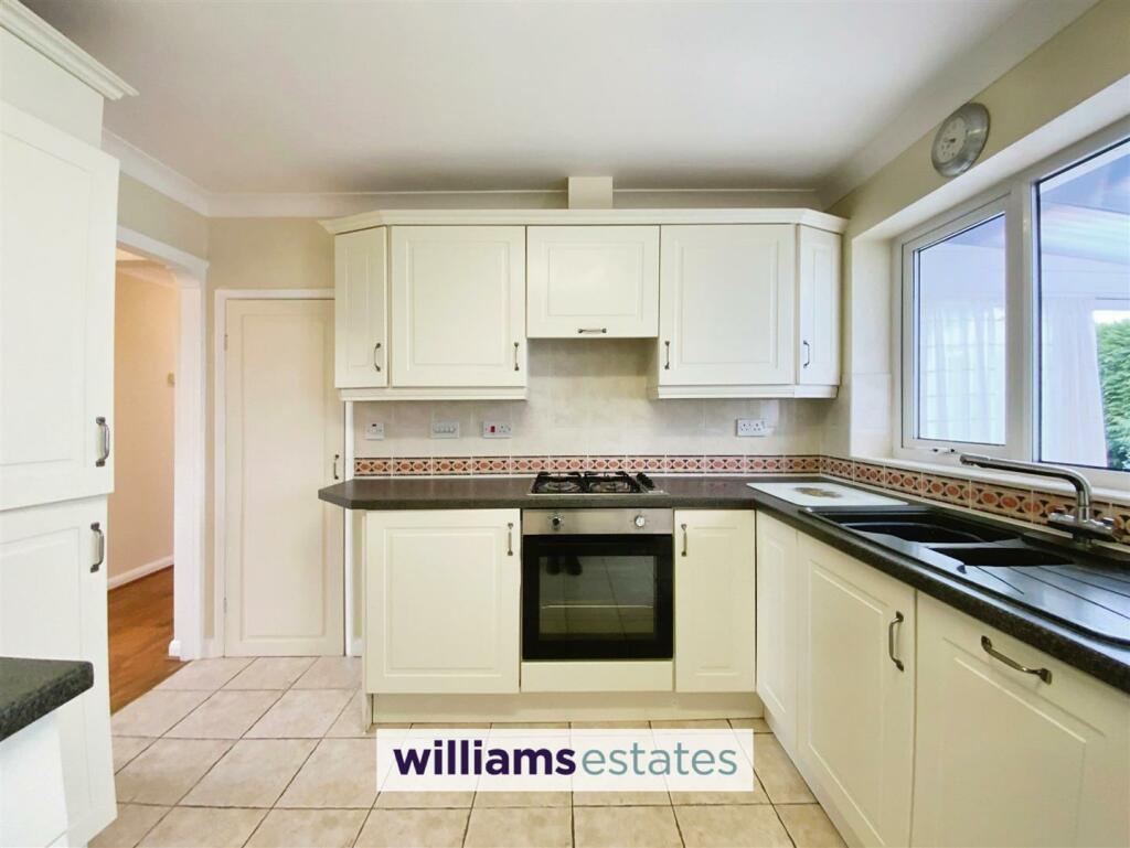 fitted kitchen