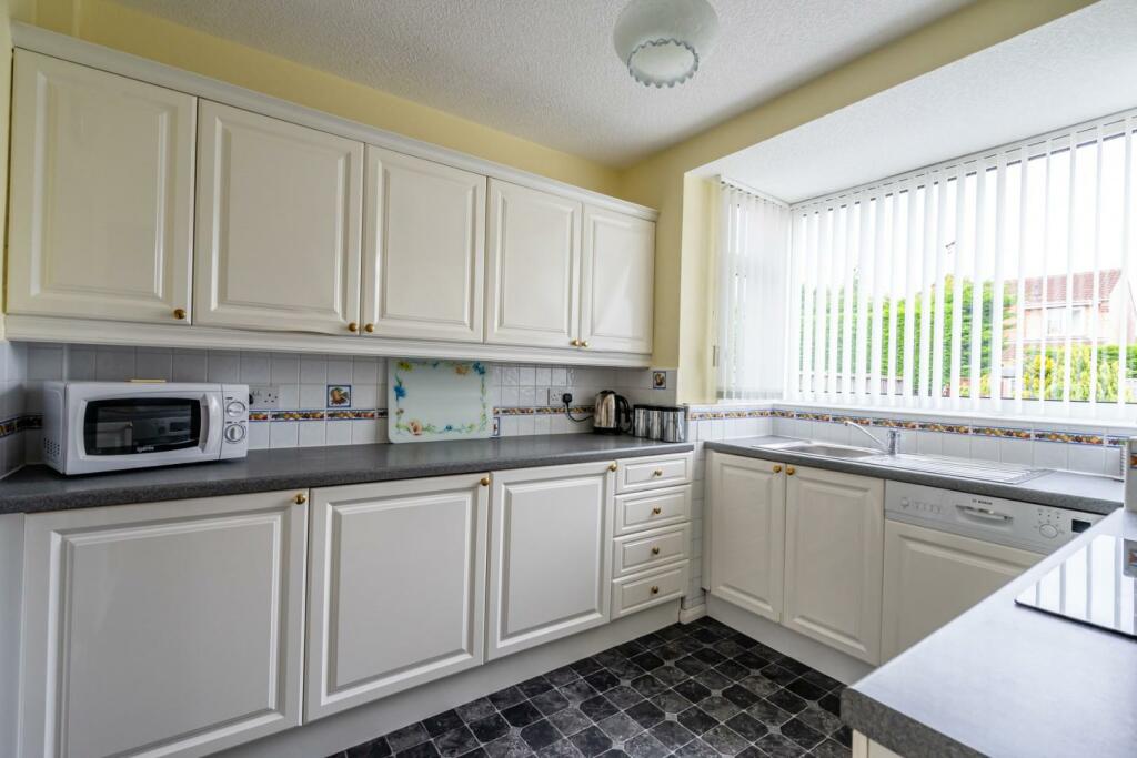 bedale ave (8 of 19).jpg