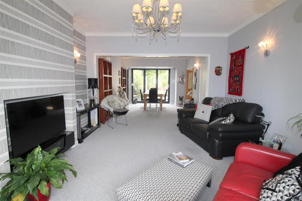 Open Plan Dining Lounge