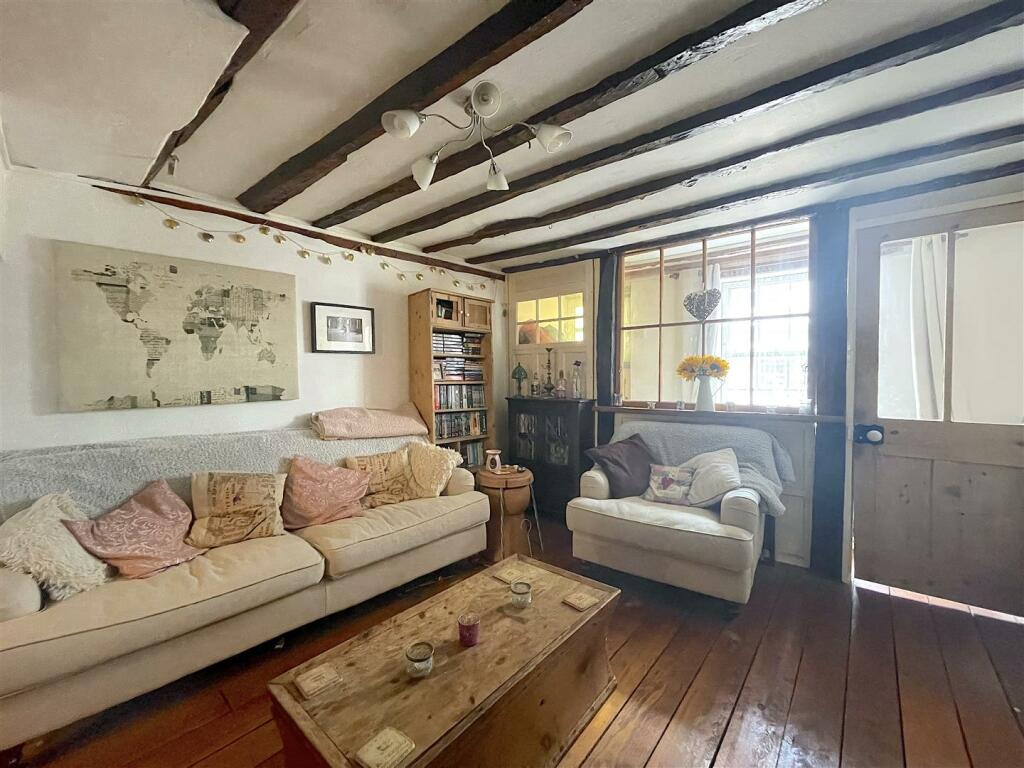 Living Room (2).jpeg