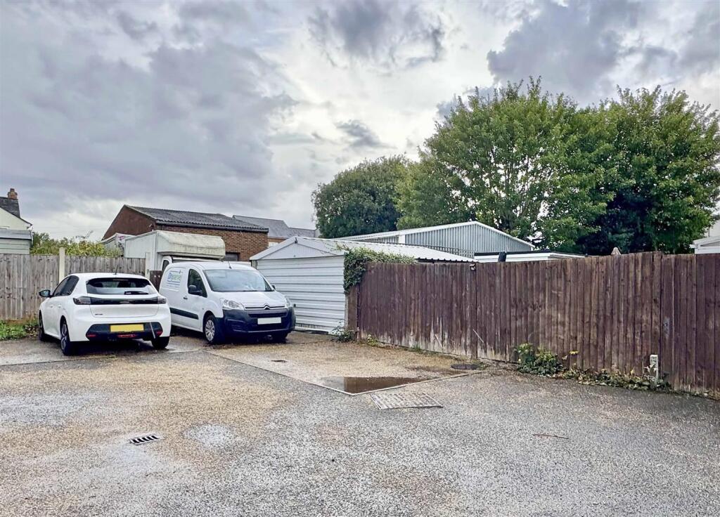 Garage &amp; Parking.jpg