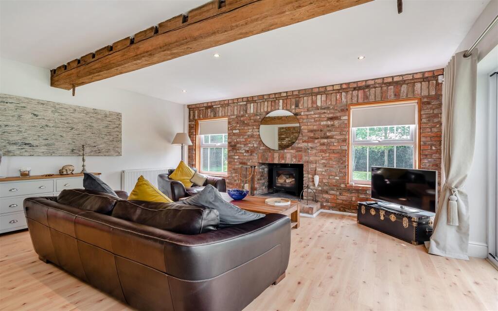 8647023-interior25.jpg