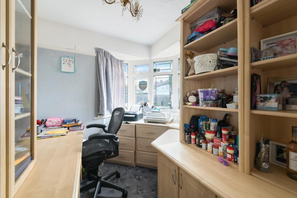 WOODSTONE AVENUE, (12).jpg