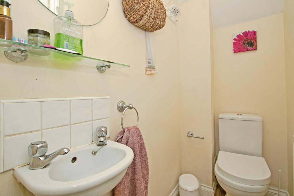 Gf Cloakroom
