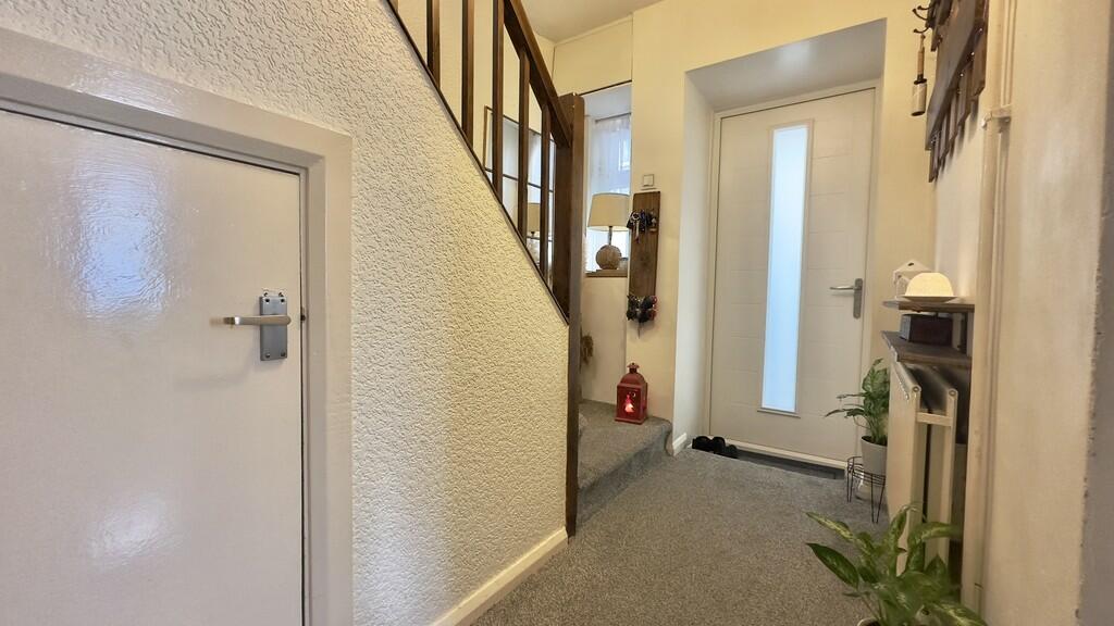 0B378FF3-51FA-415...