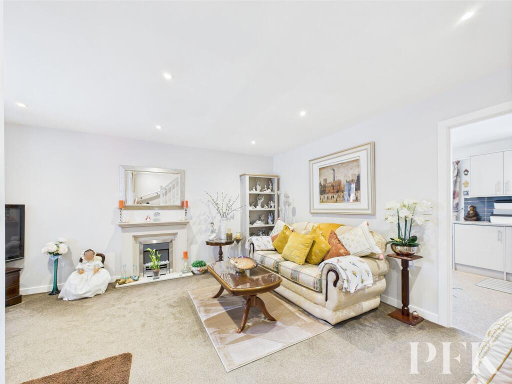 Lounge to dining kitchen