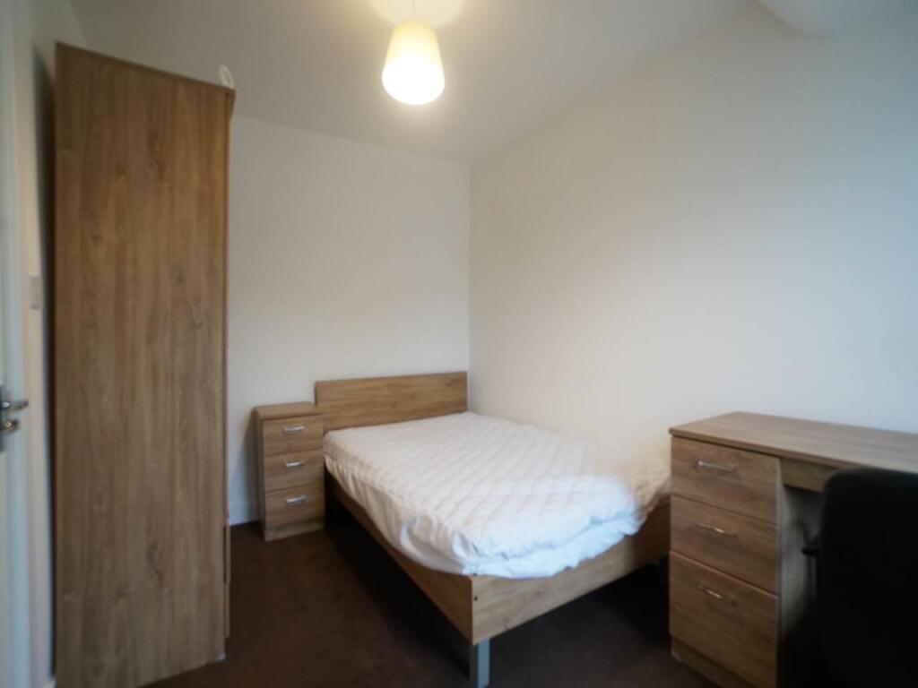 bedroom 3.JPG
