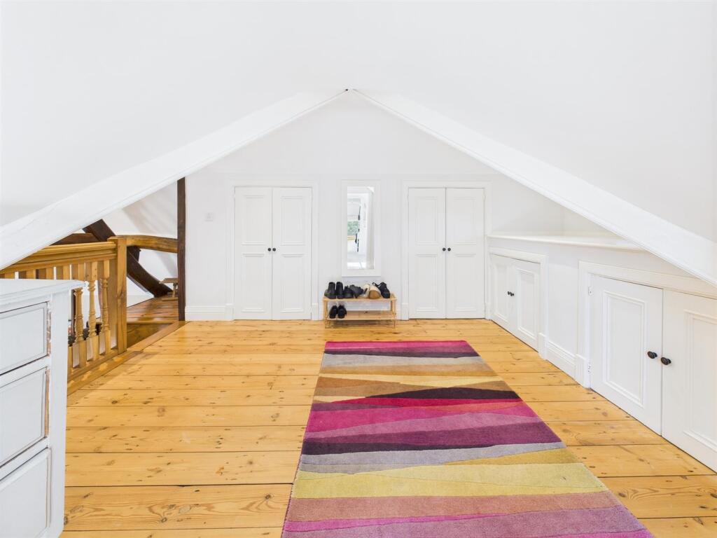 SECOND FLOOR LANDING