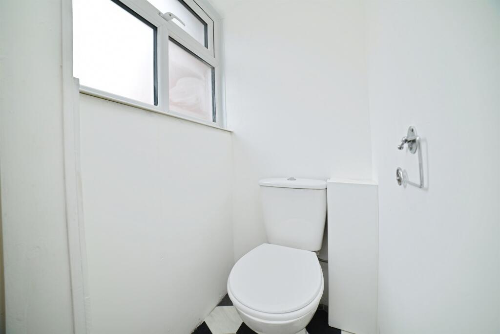 Cloakroom/wc