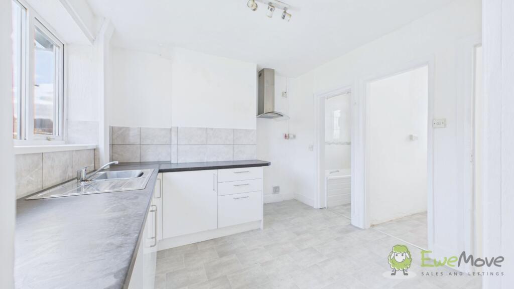 CAM02351G0-PR0082-STILL019