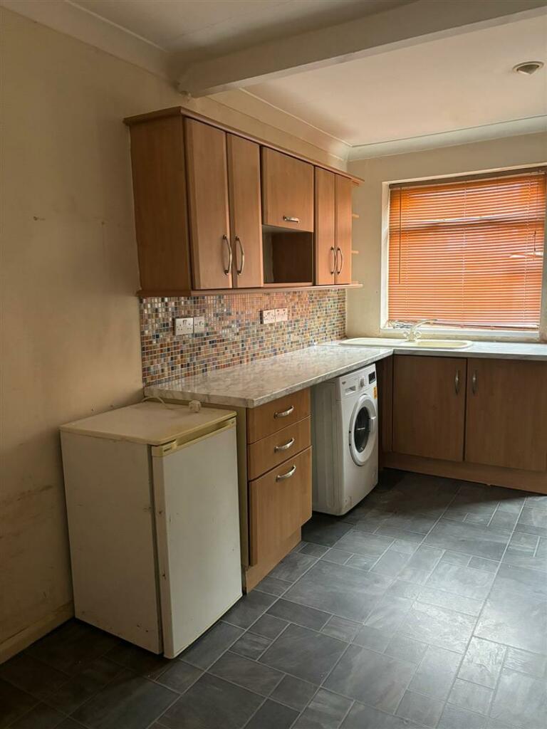 Kitchen2.jpg