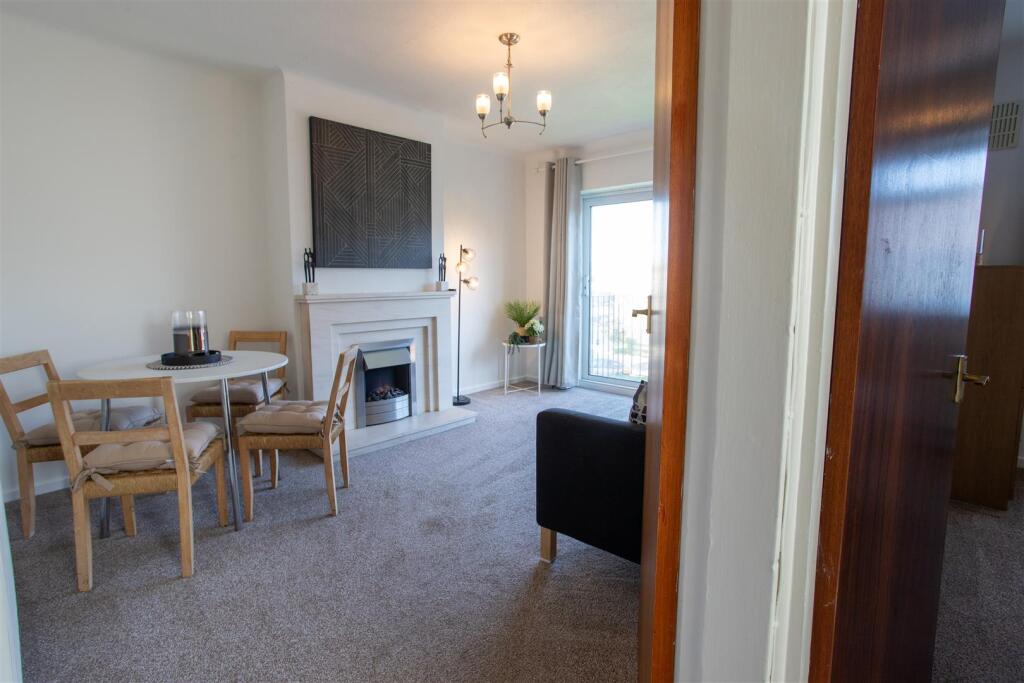 Lounge Dining Room