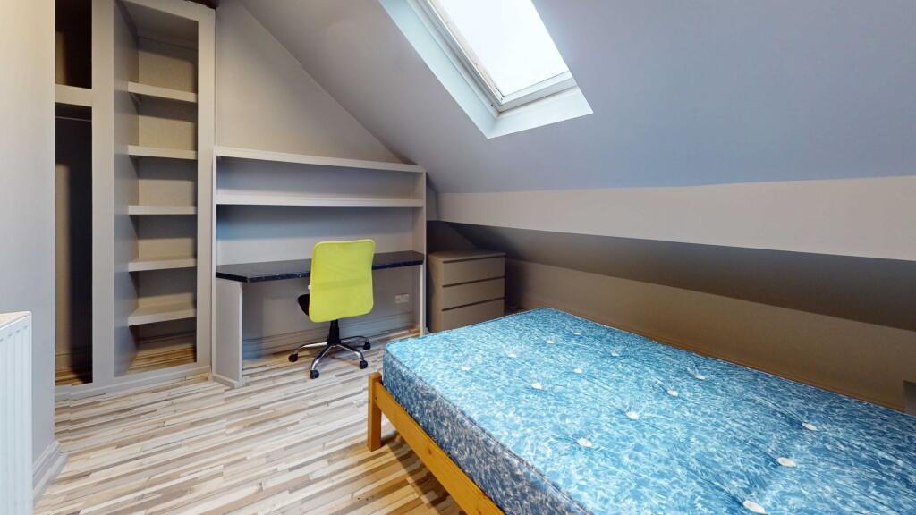 Bright and well-maintained single bedroom featu...