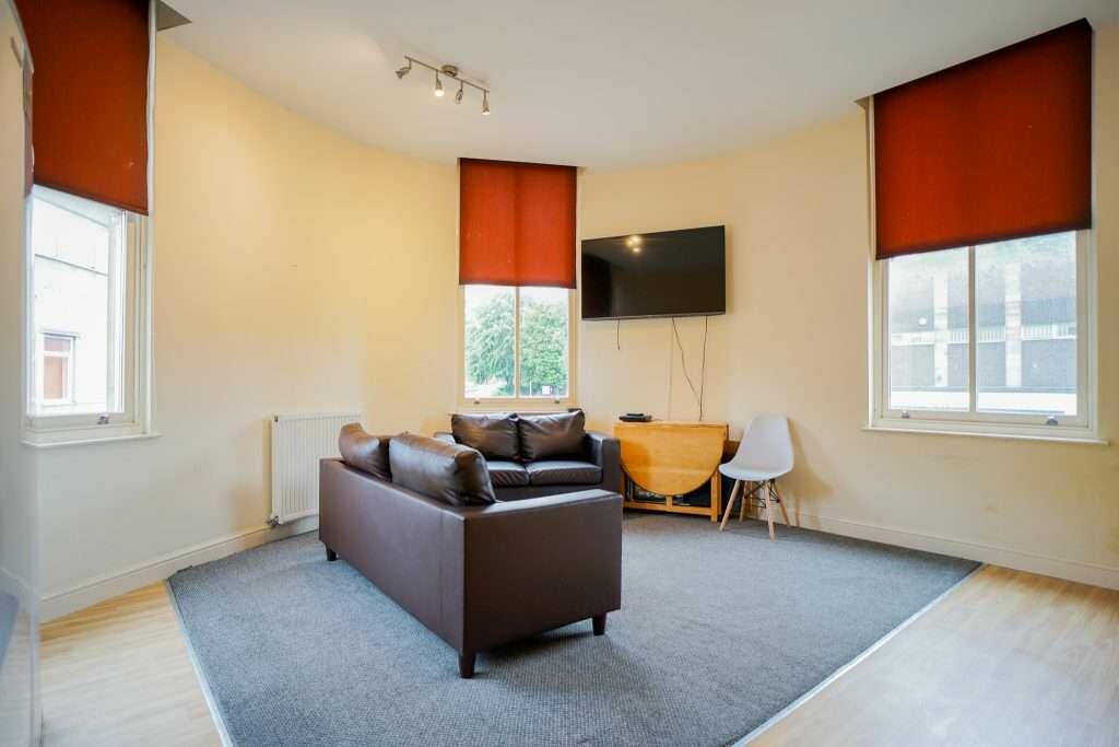 Flat_2_498_Glossop_Road