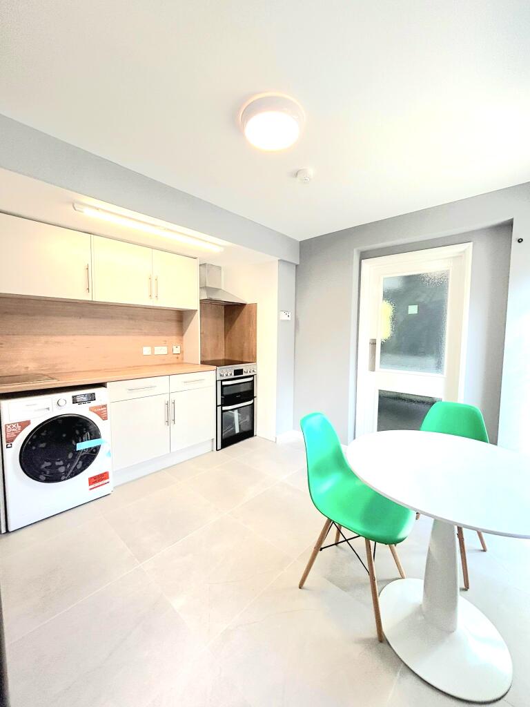 Kitchen/reception