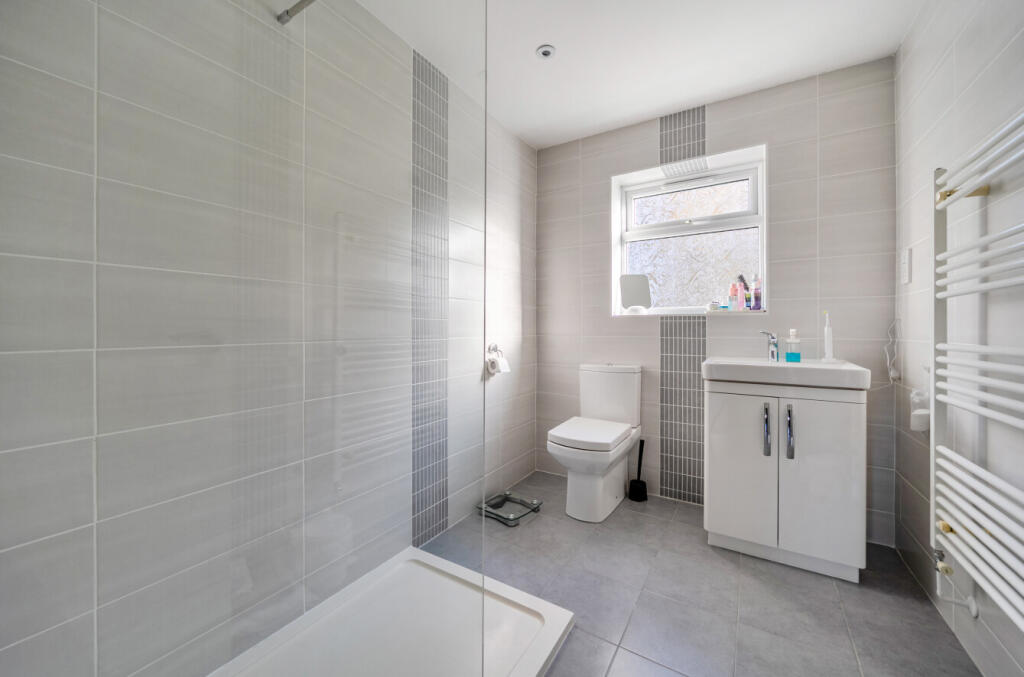 1384608-13-692045...