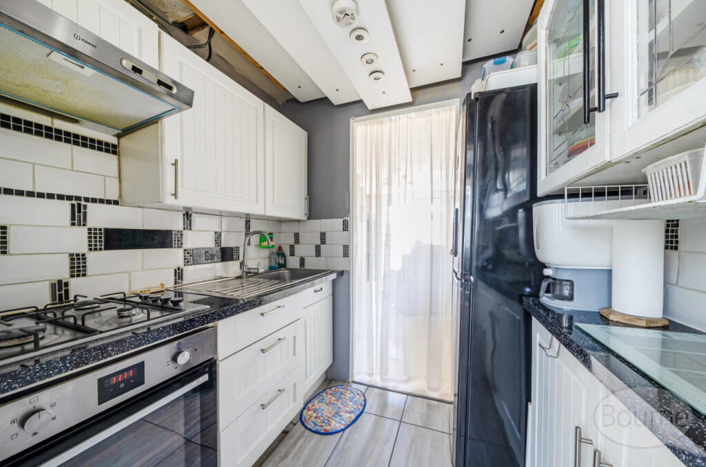 3cb48cde-f579-4b6...