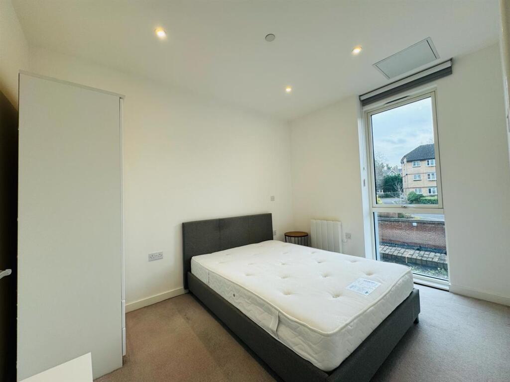 Bedroom pic 2.jpg