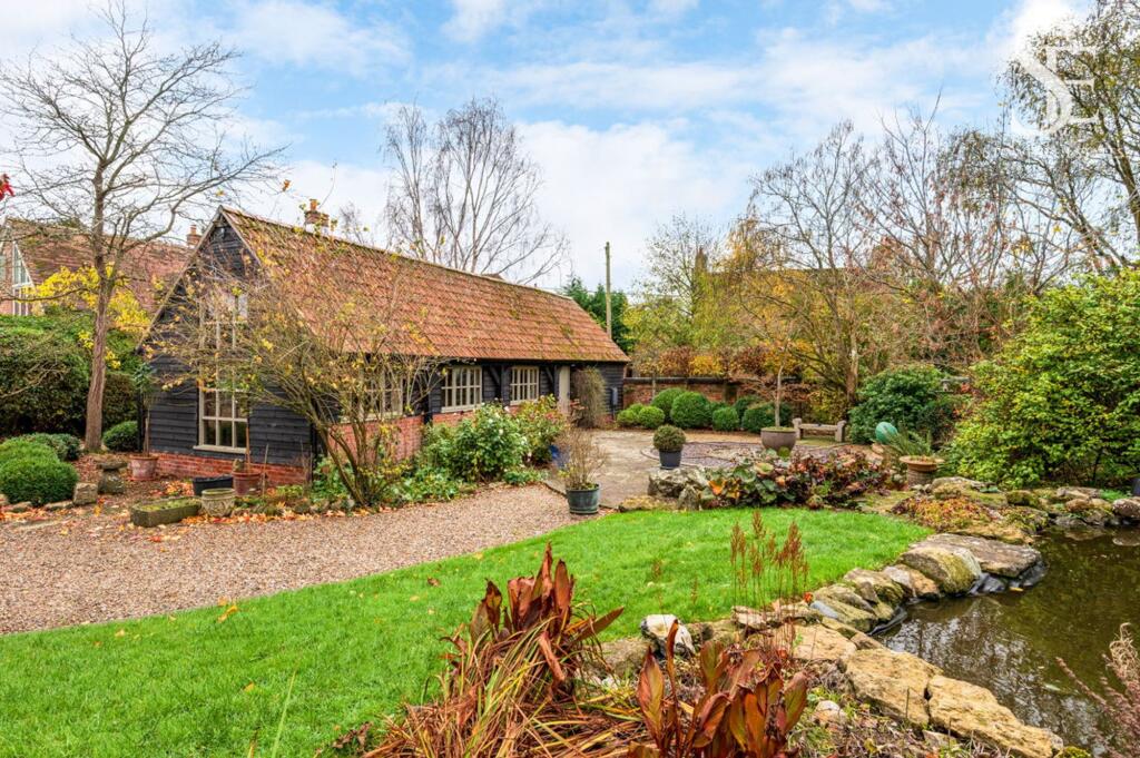 Front Garden/Workship