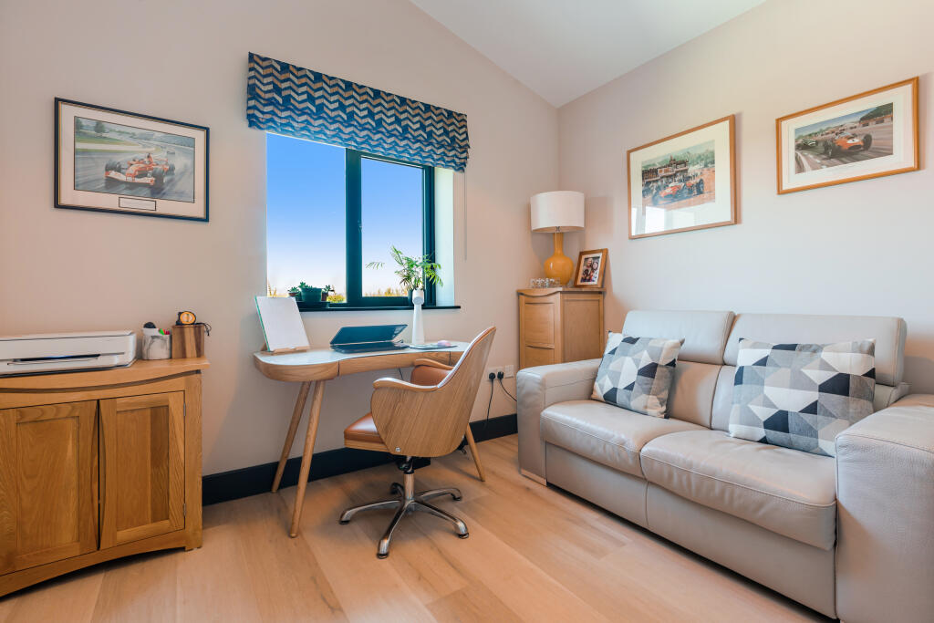 A33 - Brixton, Reeves House - 250618