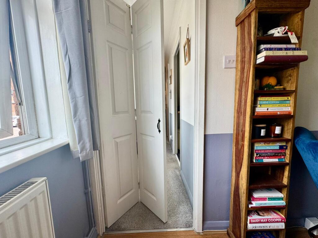 Hinged door lounge/hall