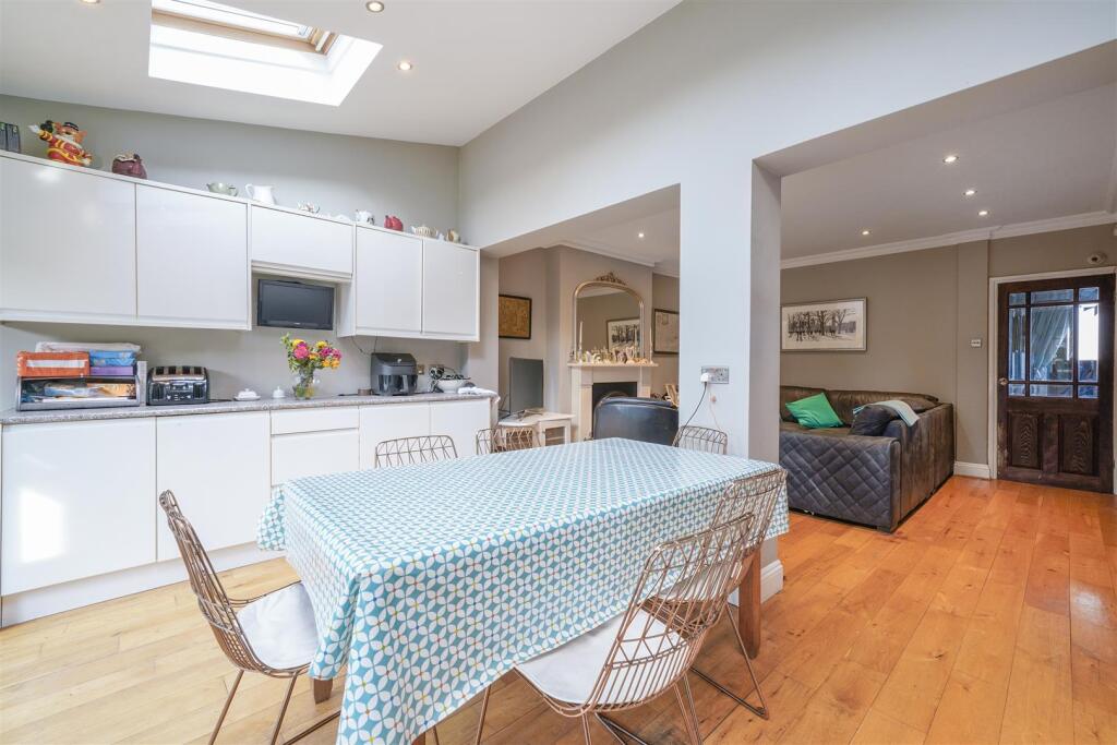 16 Wellgarth - 10.jpg