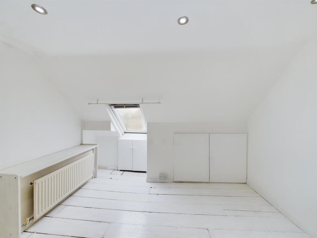 Bedroom 1 (Double) .