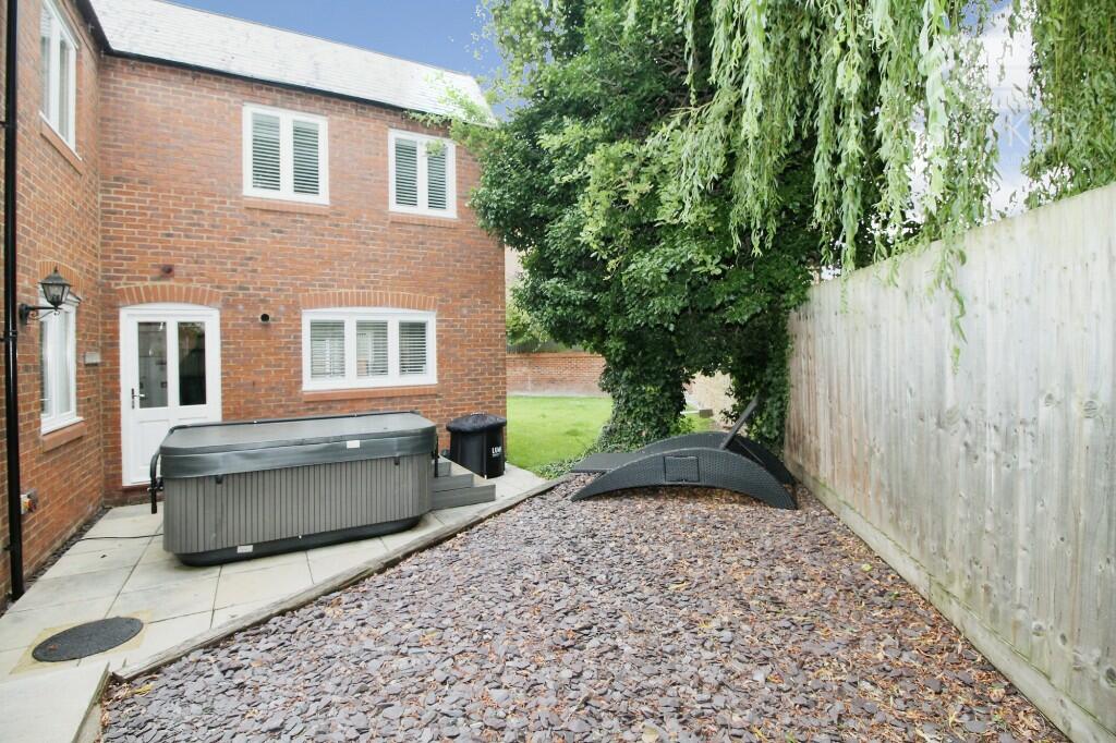 PRIVATE GARDEN AREA