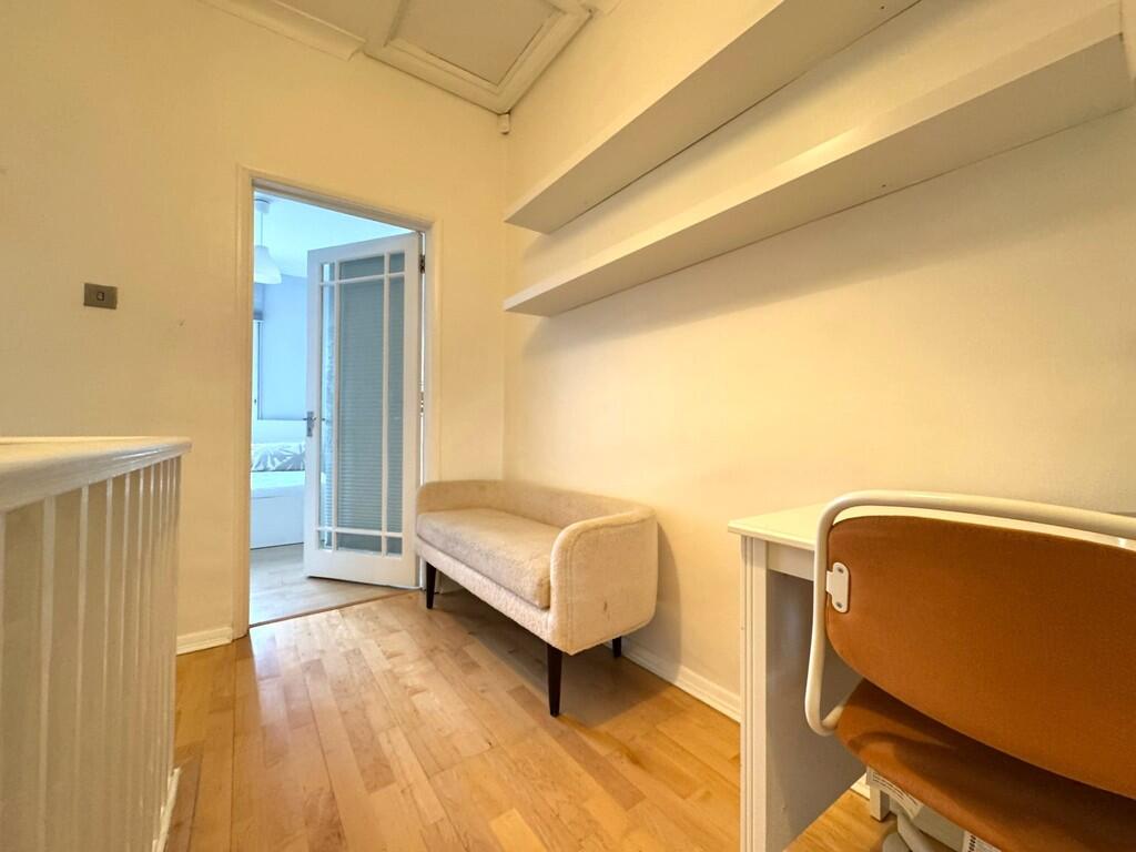 District road  (2...