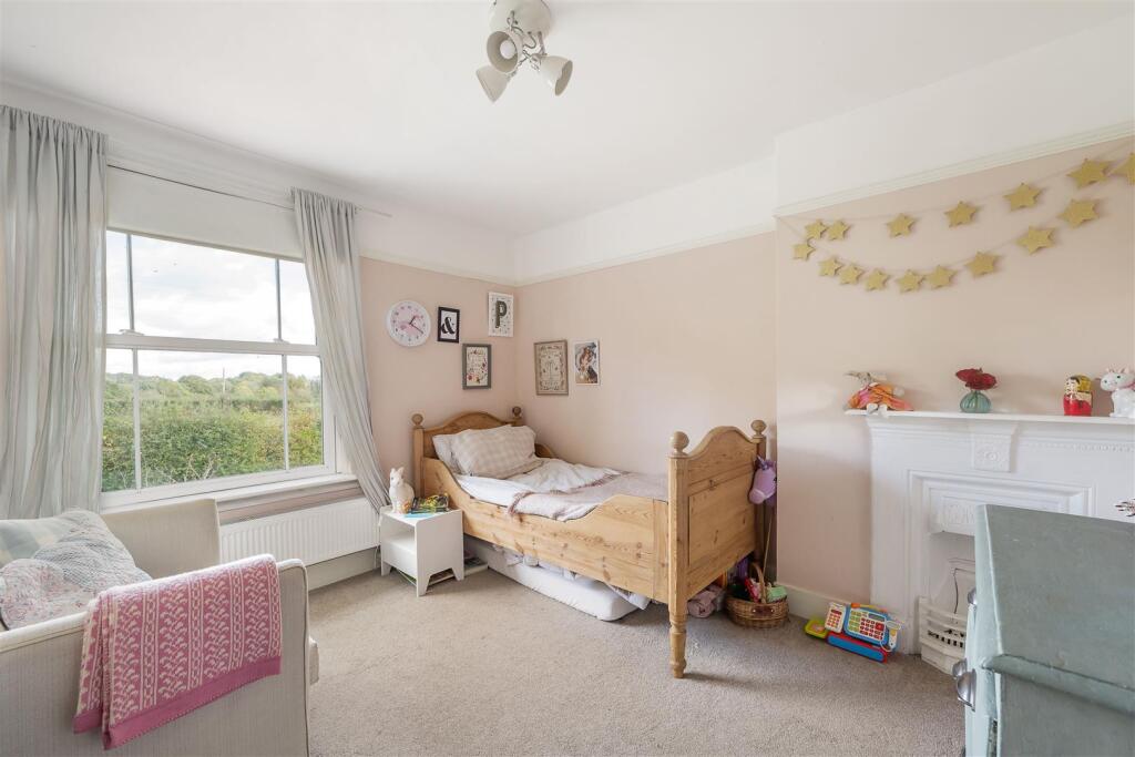 1 heath villas tn26 (7).jpg