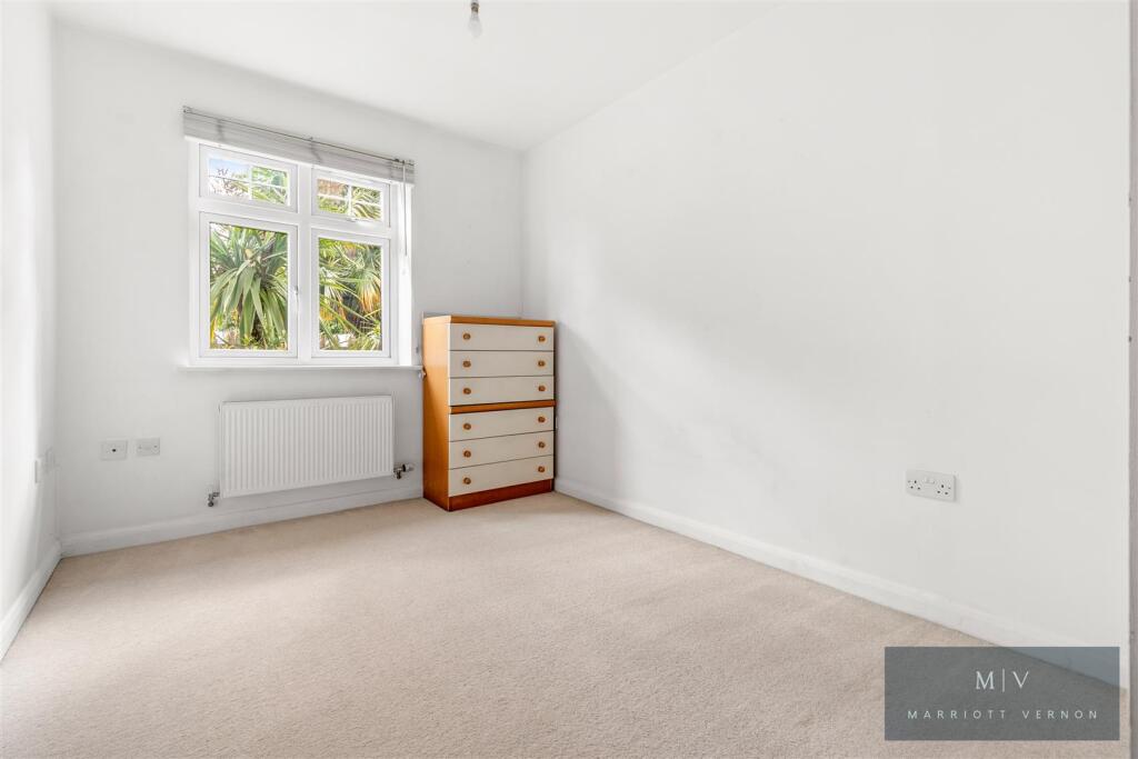 Flat 4 Eva Court MV-4.jpg