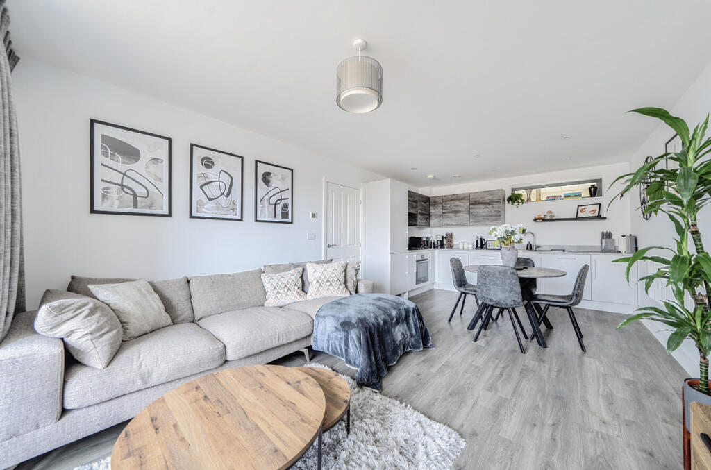 1311449-15-685168...