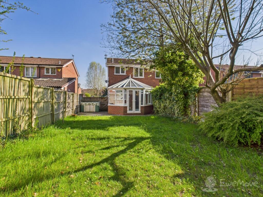 Rear aspect and garden - EweMove Cheadle Hulme and