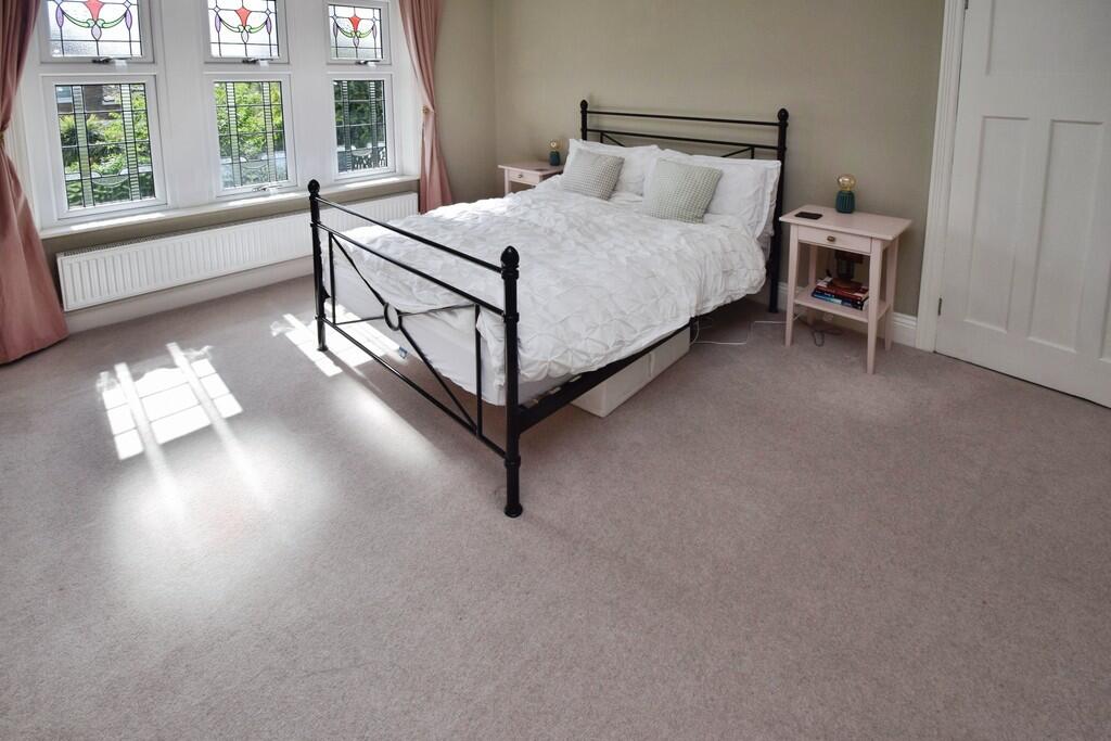 84e85100-Bedroom ...