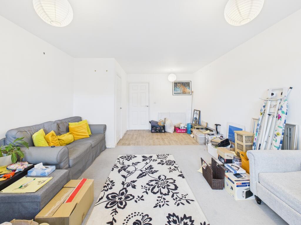 CAM05192G0-PR0179-STILL004