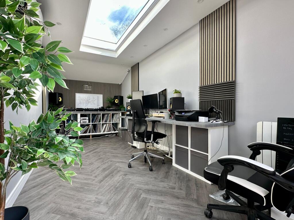 Cabin Office