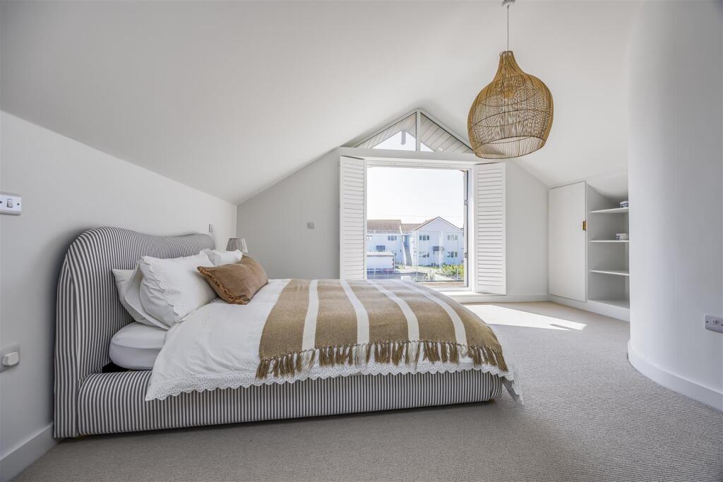 43 East Bracklesham Drive, Bracklesham Bay-Portico