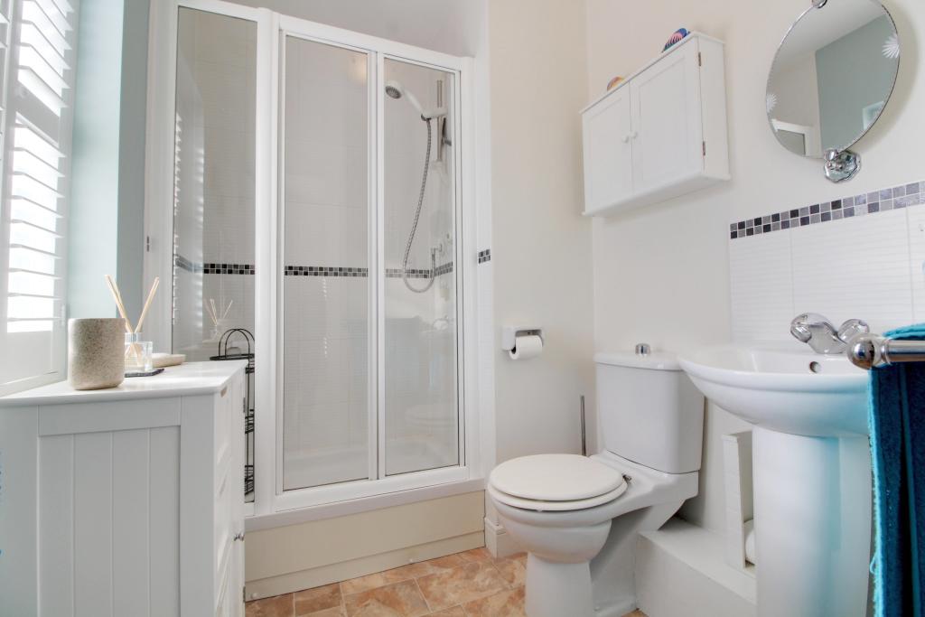En-suite Shower