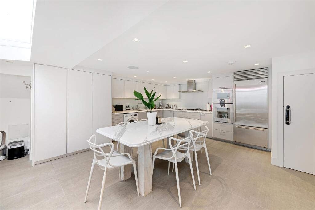 37 Lower Belgrave Street Hi-6.jpg